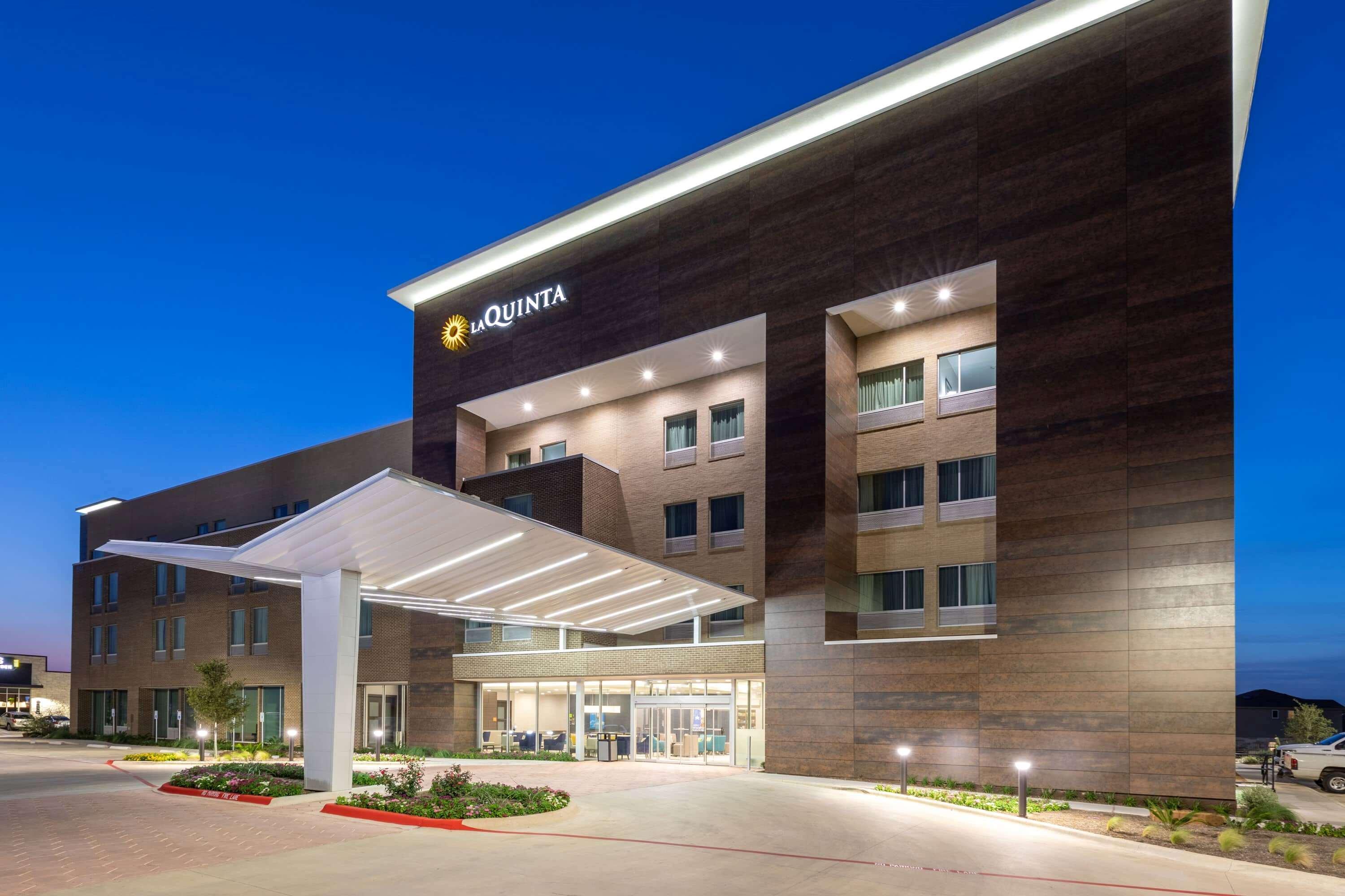 La Quinta Inn & Suites By Wyndham Round Rock Near Kalahari Zewnętrze zdjęcie